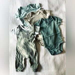 3 Honest Onesies 3-6mo, 1 Rabbit Bear Onesie/Overalls Set 6-9mo EUC